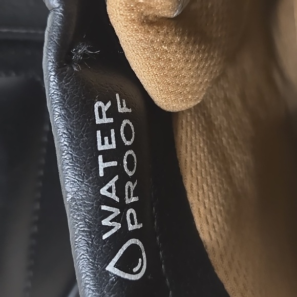 Vionic Freedom Size 9.5 - Picture 9 of 10